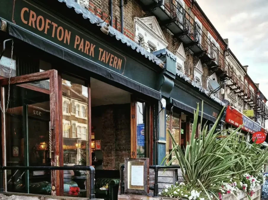 Interior of Crofton Park Tavern