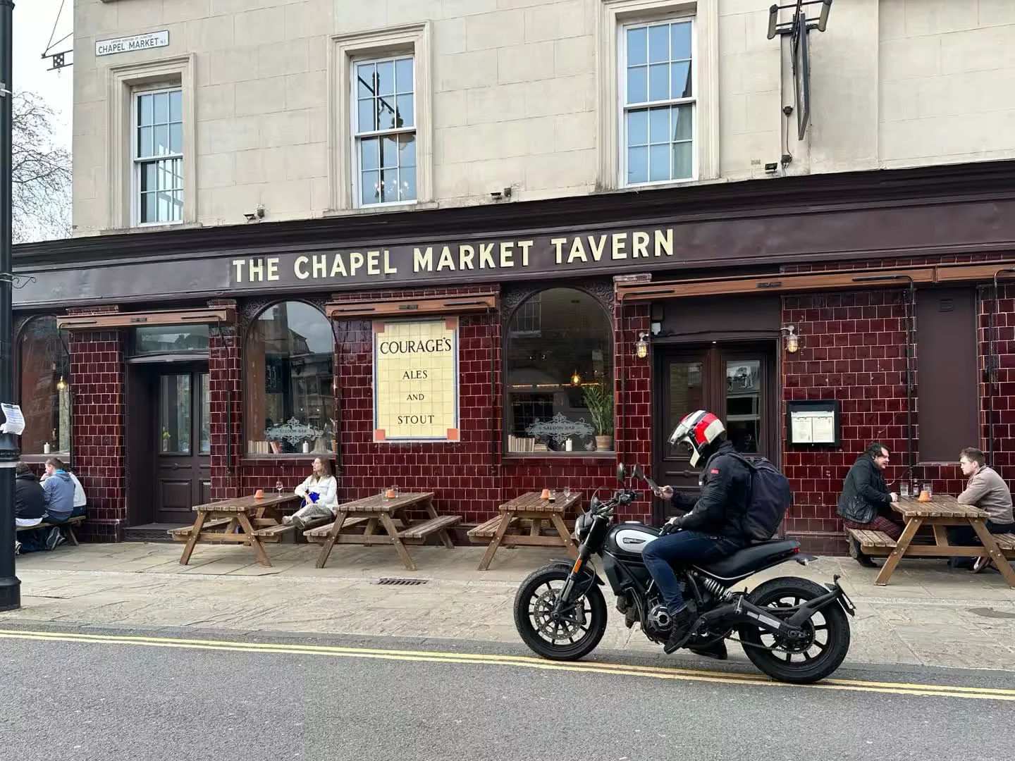 Interior of The Chapel Market Tavern