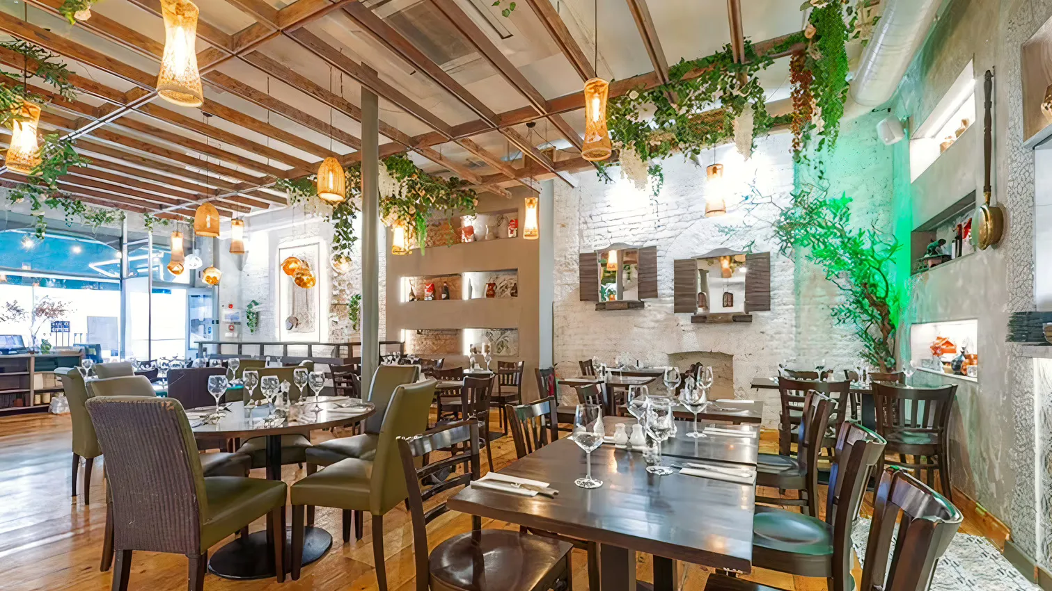 Whole Space at L'ulivo Charing Cross - Italian Restaurant