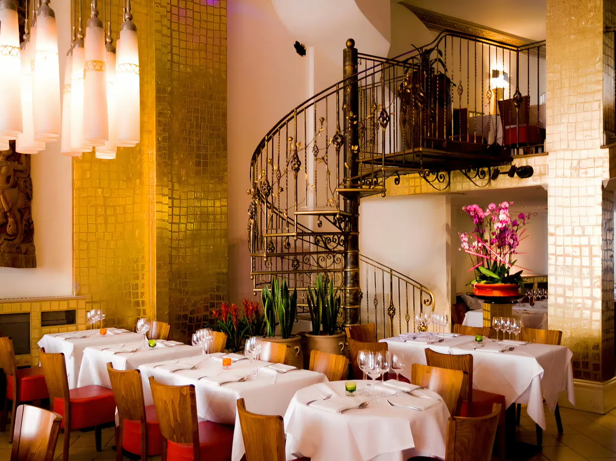 Interior of Thai Square Trafalgar Square