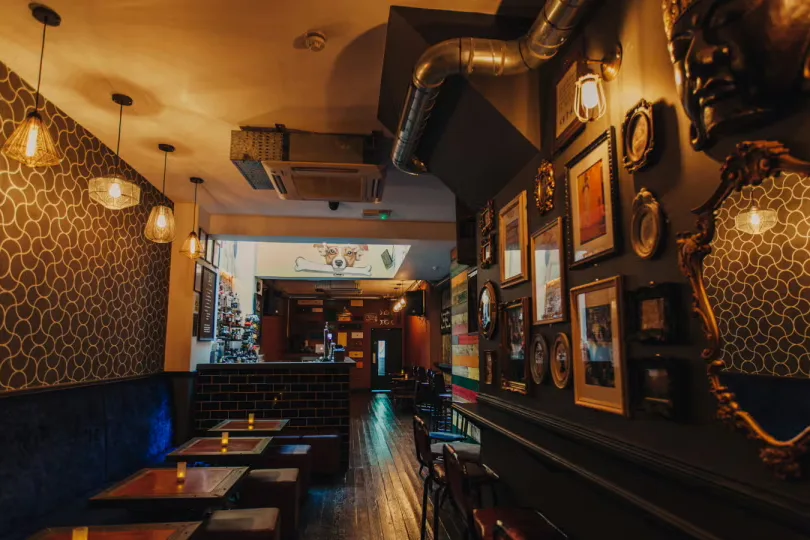 Interior of Apples & Pears