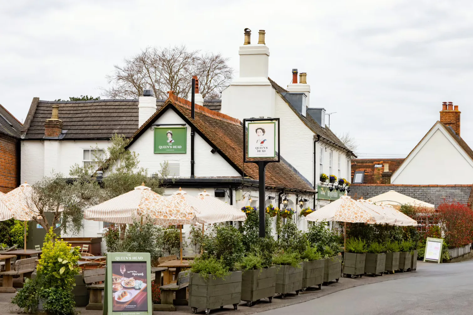 Interior of The Queen's Head Weybridge