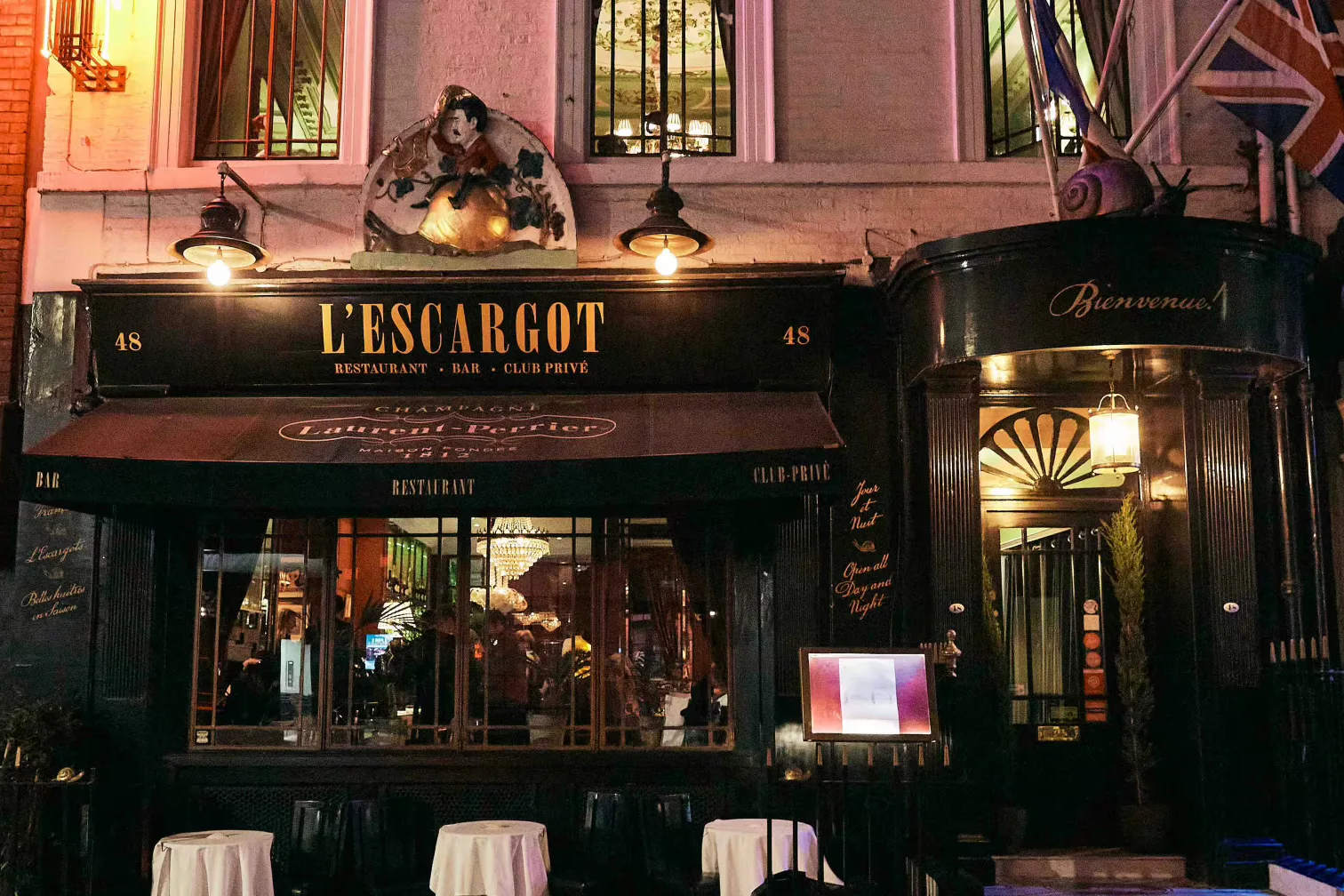 Interior of L'Escargot