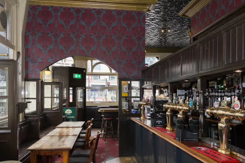 Interior of The World's End, Camden