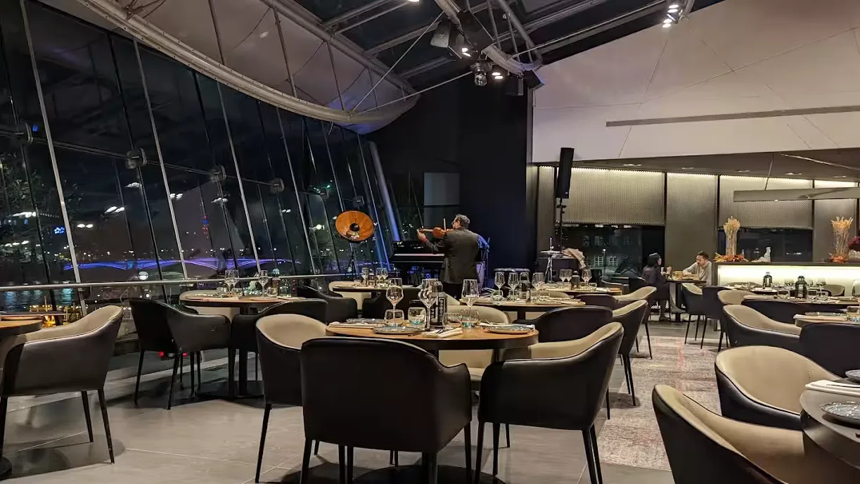 Interior of Chino Latino
