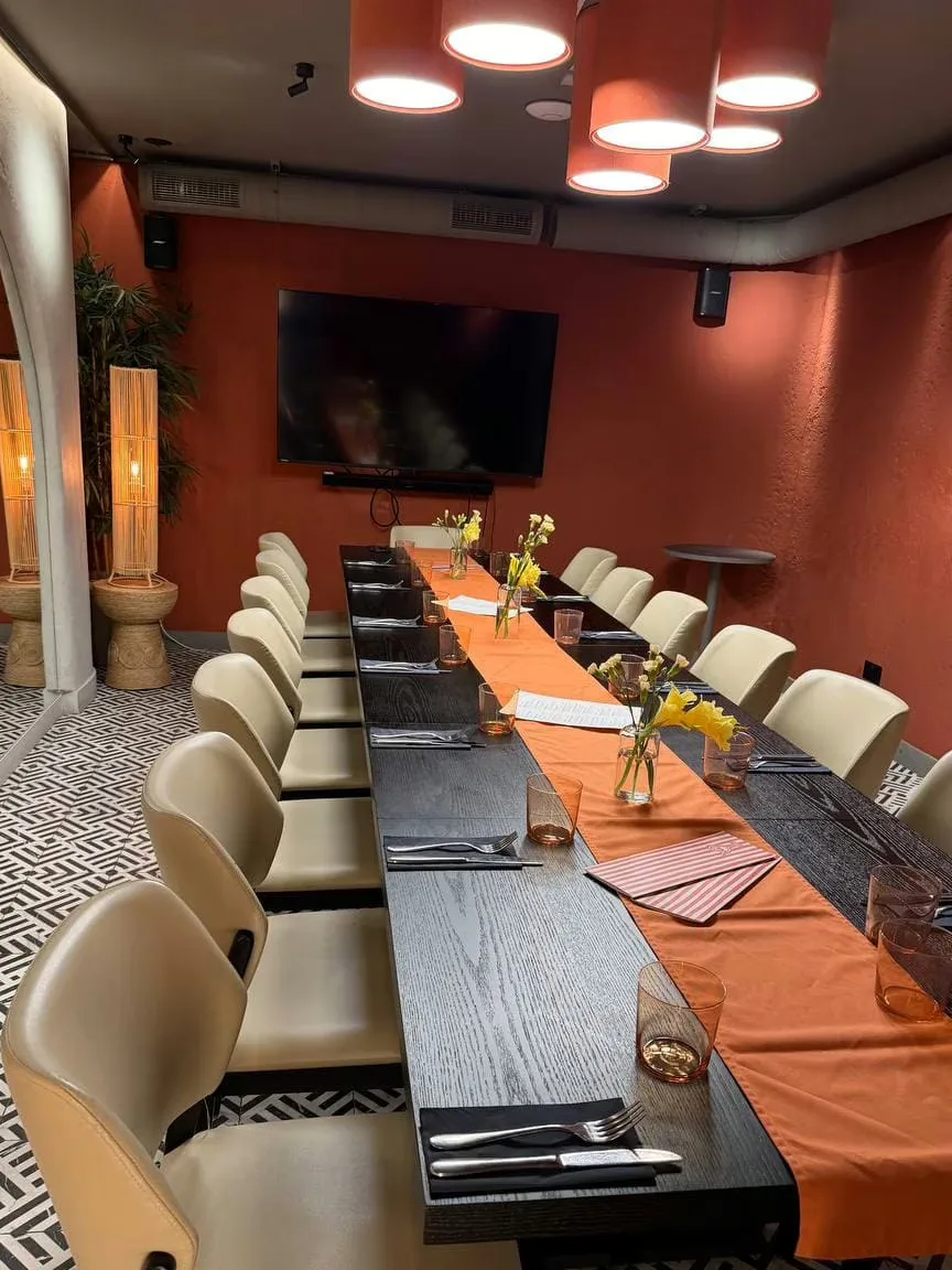 Interior of Bennie Restaurant