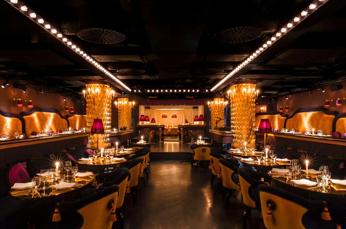 Interior of Park Chinois