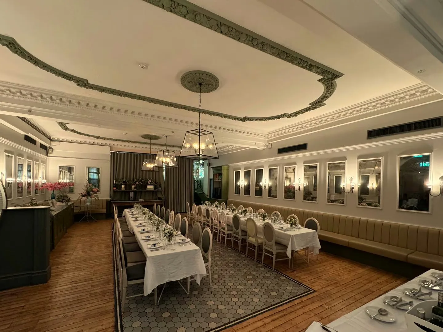 Interior of Aubaine Notting Hill
