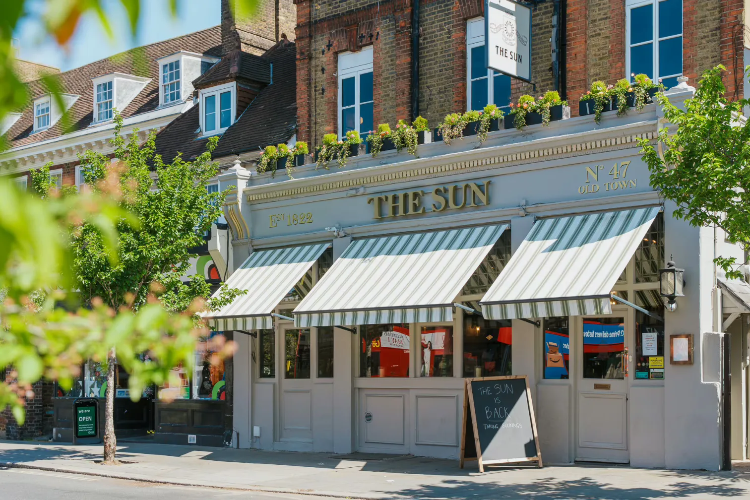 Interior of The Sun Clapham