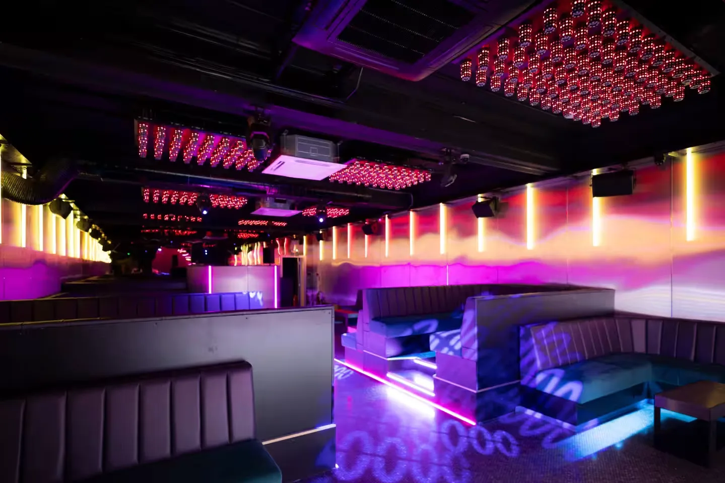 Interior of Twnty7