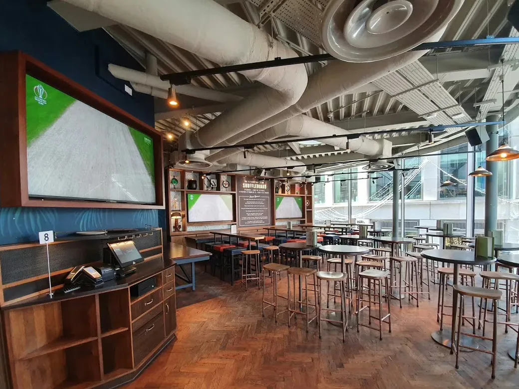 Interior of Broadwood Pub & Kitchen
