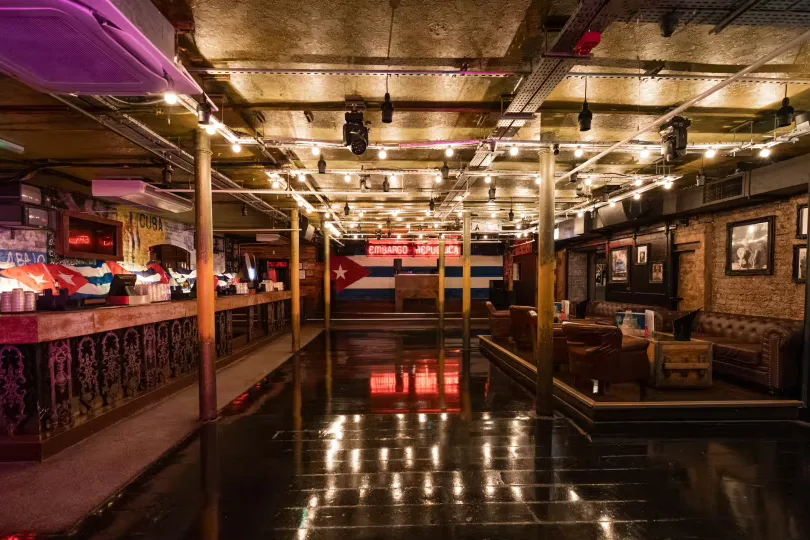 Interior of Embargo Republica